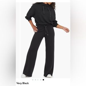 Spanx AirEssentials wide leg pant size M